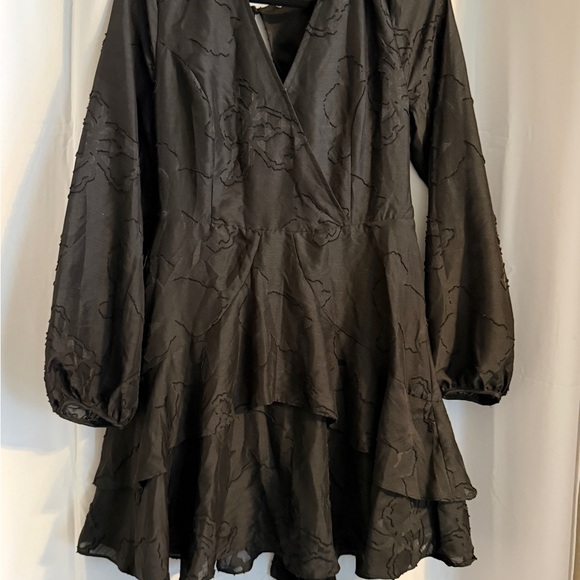 Black Textured Wrap Mini Dress NOLA Boutique Tiered Hem L - Picture 4 of 15